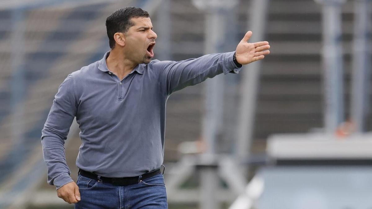 Schalke coach Dimitrios Grammozis